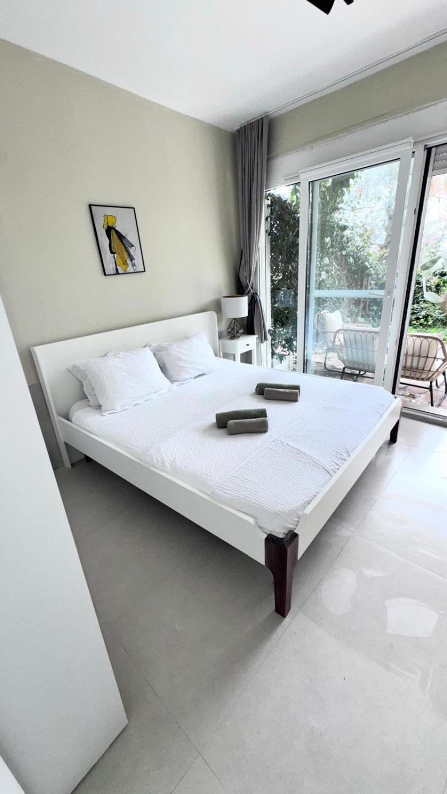 Newly Renovated Apartment Olive Dhermi Exterior photo