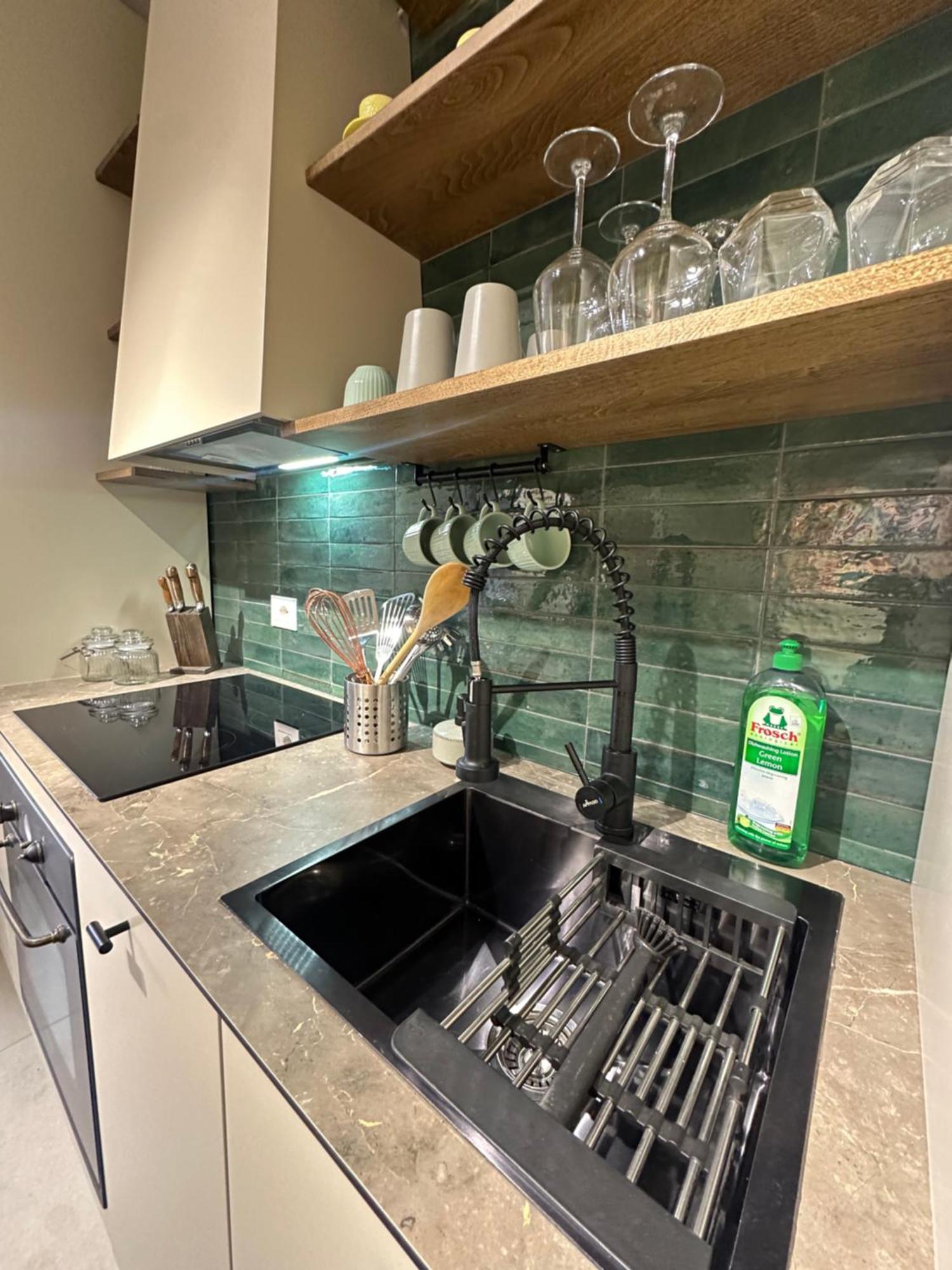 Newly Renovated Apartment Olive Dhermi Exterior photo